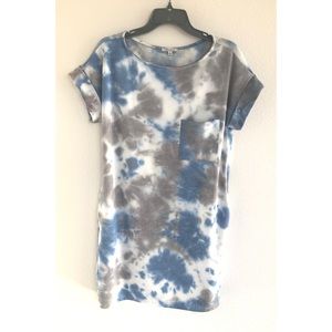 Tie dye t-shirt dress is short sleeve sporty